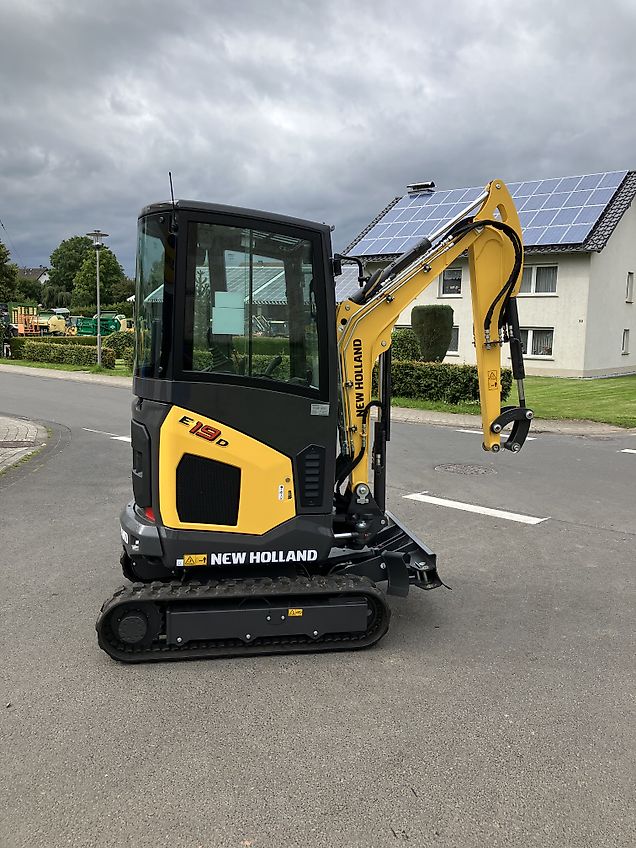 New Holland E19D – Bild 3