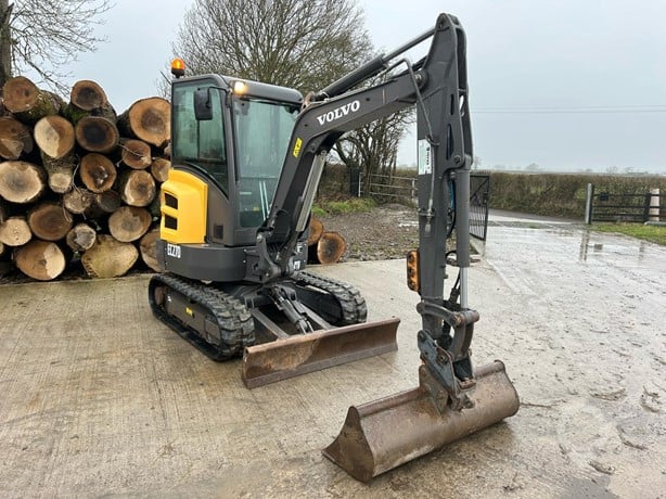VOLVO EC27D