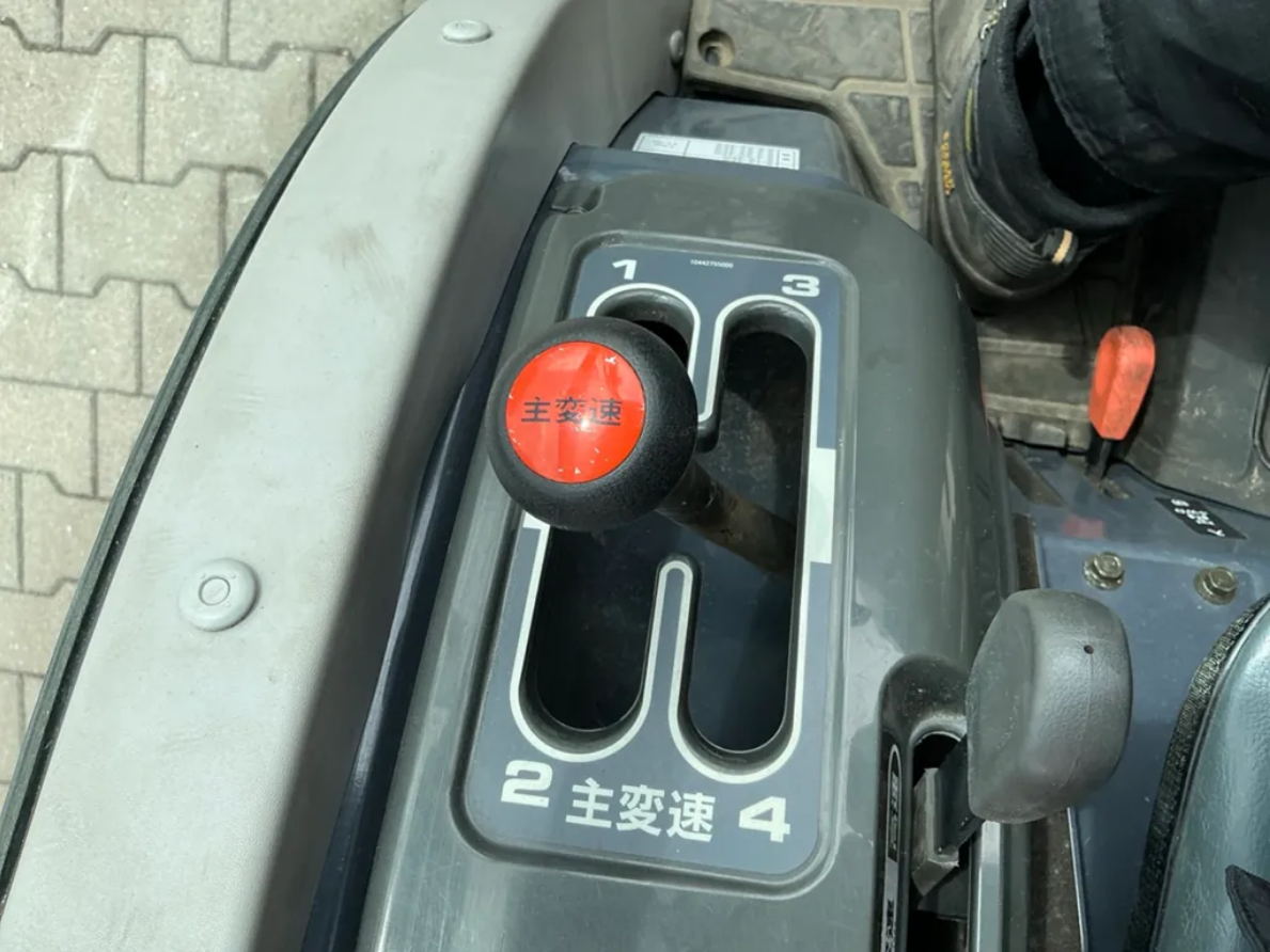 Mitsubishi GS25 4x4 – Bild 8