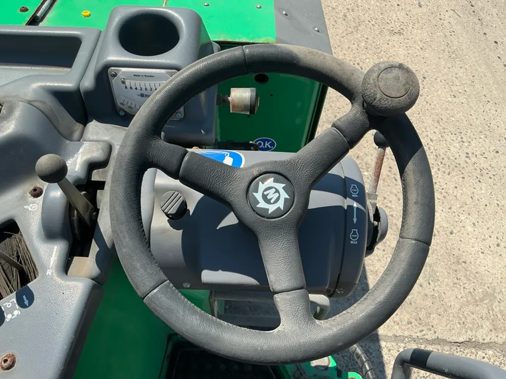 Wirtgen W35 Asphaltfräsmaschine – Bild 8