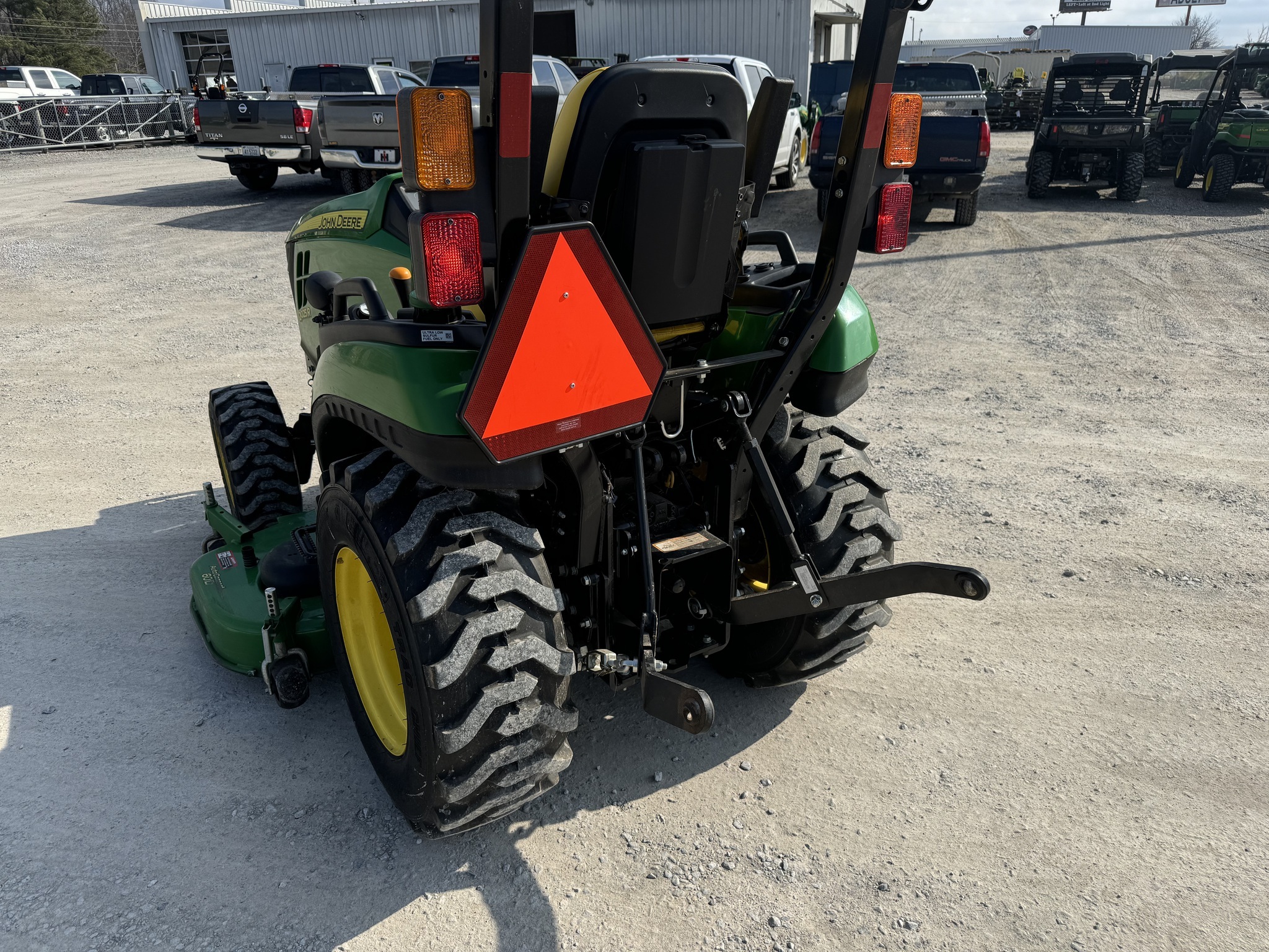John Deere 2025R – Bild 5