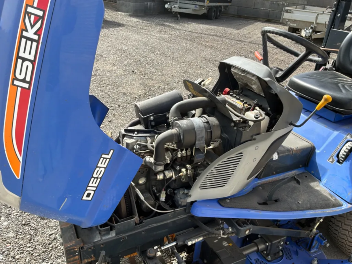 ISEKI SXG326H Diesel-Mähtraktor – Bild 9
