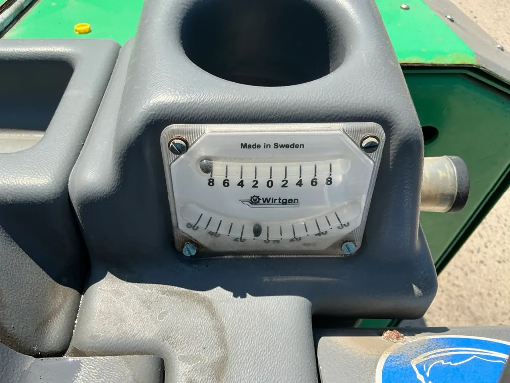 Wirtgen W35 Asphaltfräsmaschine – Bild 9